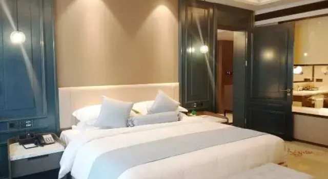 Люкс Executive Phoenix New Century Grand Hotel