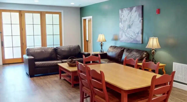 Номер Standard Цокольный этаж с 4 комнатами Viewpoint Condominiums