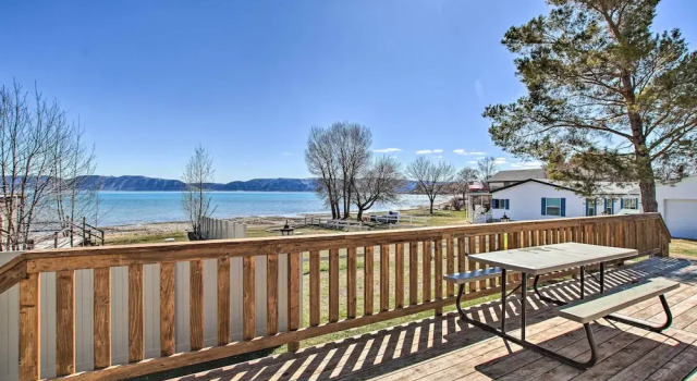 Spacious Family Home w/ Kayak + Deck on Bear Lake!, Забронировать Дом для отпуска Гарден-Сити Юта