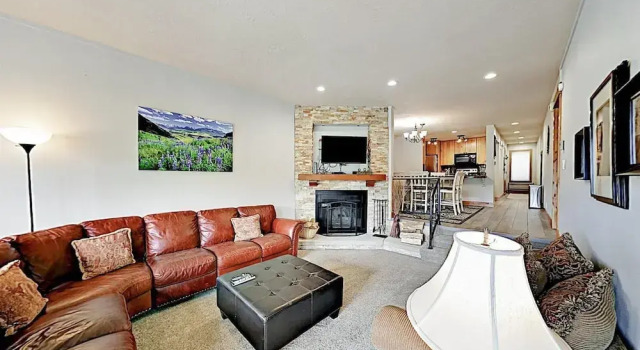 3 Bedroom Condo in West Keystone Near Lakeside Village