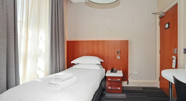 Одноместный номер Standard The Place Hotel