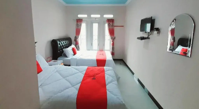 RedDoorz Syariah near Komplek Candi Arjuna Dieng 2