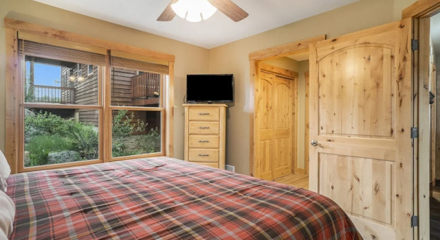 Solitude Eagle #5 - Estes Park 2 Bedroom Condo by RedAwning