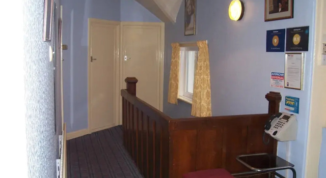 The Tops Self Catering, Забронировать Апартаменты/квартира Лидс Западный Йоркшир, рядом с Кинотеатр Hyde Park Picture House
