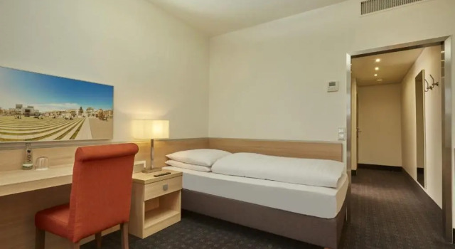 Одноместный номер Comfort H+ Hotel Darmstadt