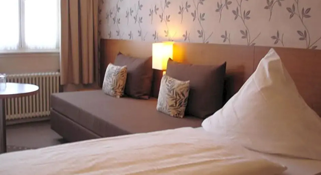 Rhein-Hotel, Prenota Hotel Andernach Gola del Reno