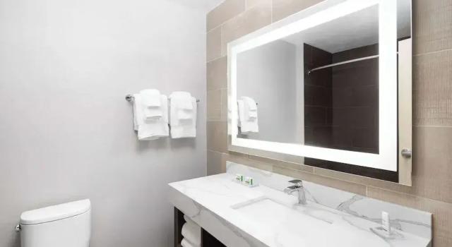 Четырёхместный номер Standard Hawthorn Extended Stay By Wyndham Kingman