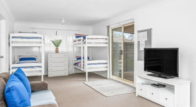 The Salty Deck 52 Normandy Street, Book Hotel Narrawallee New South Wales