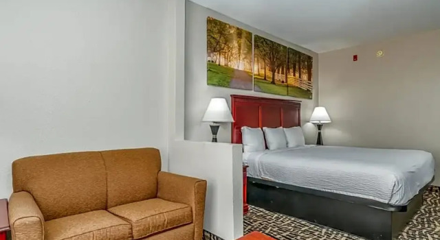 Двухместный люкс Days Inn & Suites by Wyndham Prattville-Montgomery
