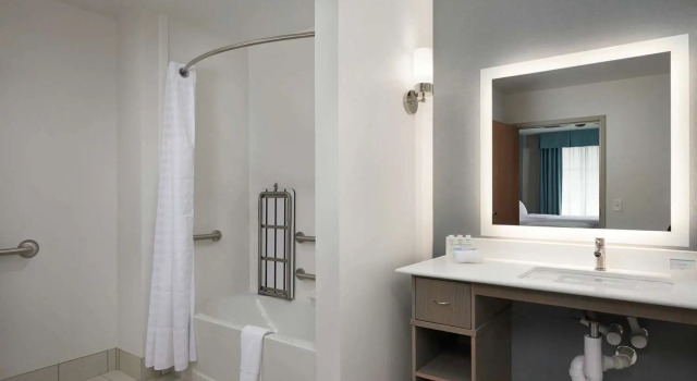 Люкс Homewood Suites By Hilton Cincinnati Midtown