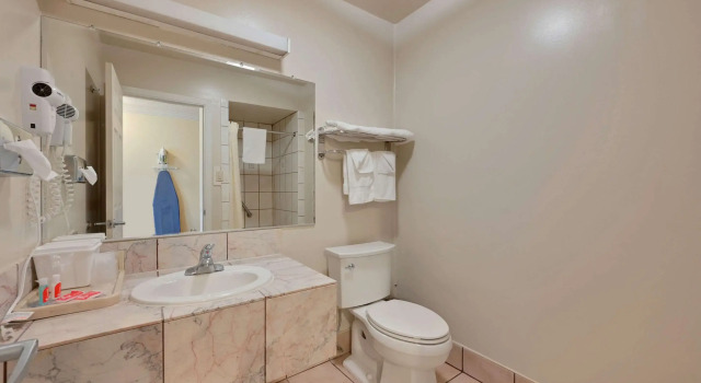 Двухместный номер Standard Econo Lodge Woodland near I-5
