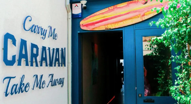 Surfer Caravan Gastro Pub and Suites, Rezervovat Apartmánový hotel Hotely v Mugla s parkováním, Parkování