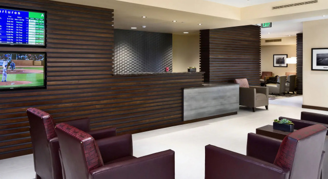 AeroStay Hotel, 予約 ホテル スーフォールズ サウスダコタ州