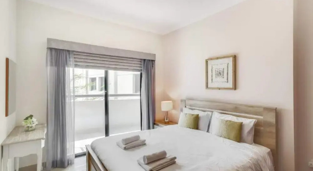 Spacious & Bright Apt In Marina, Sleep 6!, Забронировать Отель Дубай-Марина , рядом с Dubai Marina Yacht Club