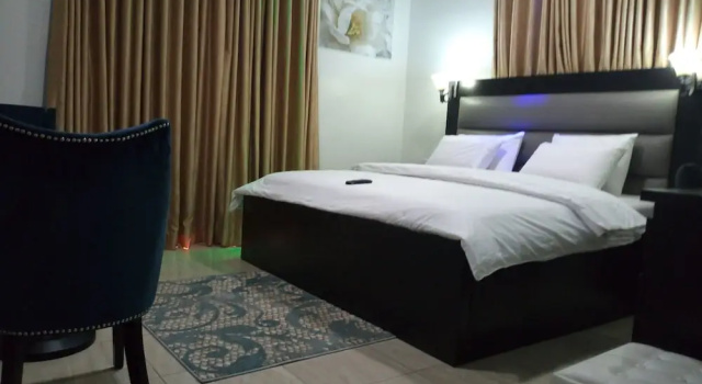 Номер Executive Somerset Suites