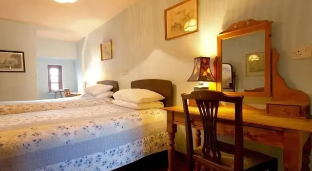 The Manor at Plane Castle - Sleeps 8 - Pets Ok, Забронировать Отель Отели Центральной Шотландии с парковкой, Парковка