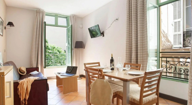 Apartment in Nice Near the Promenade des Anglais, Забронировать Апартаменты/квартира Отели Ниццы с парковкой, рядом с Музей Массена, Парковка