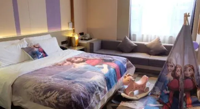 Тент Lavande Hotel (Zhongshan Shiqi Daxin Xinduhui,North of Zhongshan Railway Station)