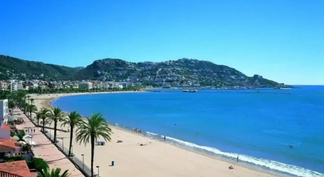 Апартаменты Apartment Near Roses Beach With Pool