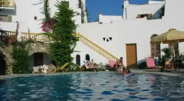 Кровать в общем номере с видом на море Proteas Hotel & Suites