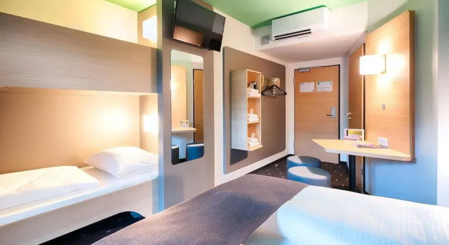 Четырёхместный семейный номер Standard B&B Hotel Wetzlar