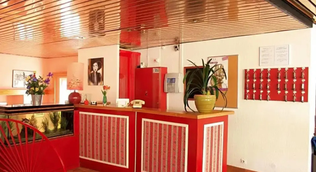 Hotel Saint Jacques, Забронировать Отель Вальс-ле-Бен Ardèche