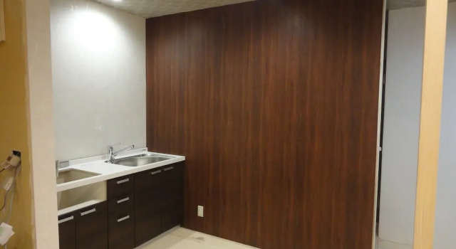 Кровать в общем номере Relak Guest House 登別 Station
