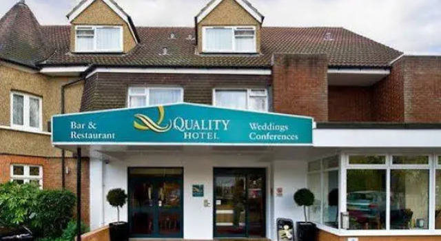 Quality Hotel St Albans, Забронировать Отель Отели Сент-Олбанс с бассейном, рядом с St Albans &amp; Mid Hertfordshire Magistrates Court, Бассейн