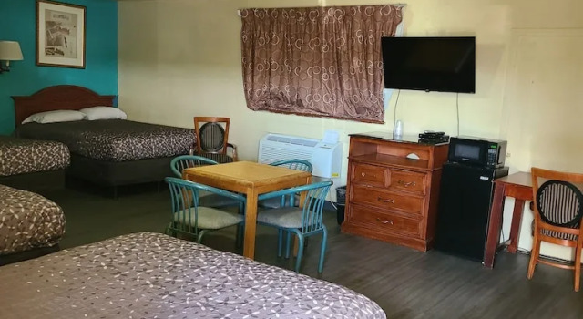 Четырёхместный семейный номер Standard Encore Motel