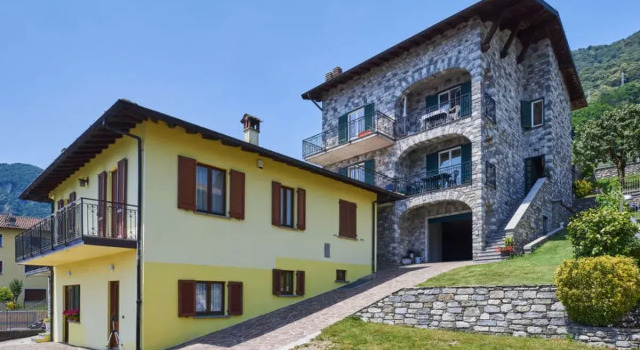 Aurora (DMA330), Prenota Hotel Hotel a Como con parcheggio, Parcheggio