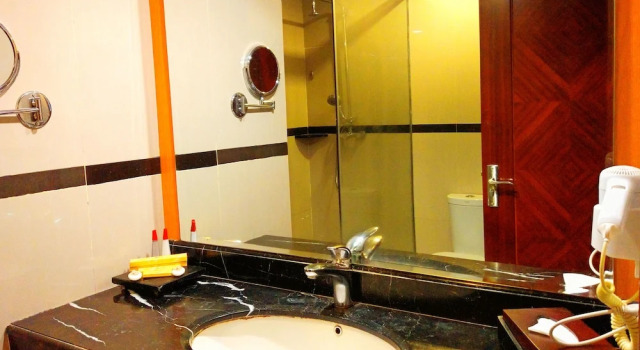 Двухместный номер Deluxe с балконом Grand Rocky Hotel Bukittinggi
