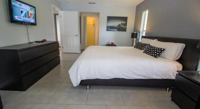 Vacation Home With A Stunning View - 870 3 Bedroom Home by RedAwning