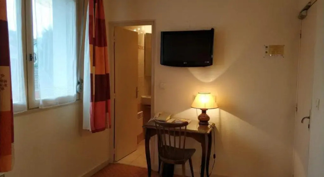 Двухместный номер Standard Logis Hotel Calisola Besançon - Soirée Etape - EuroVelo 6