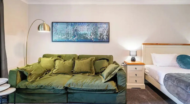 Апартаменты Deluxe Cypress BnB