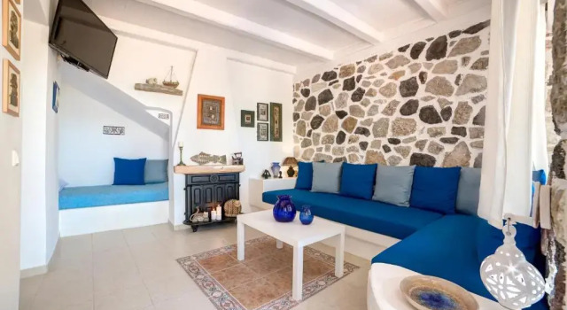 Moschatos Beach House, Prenota Hotel Kamari Paro