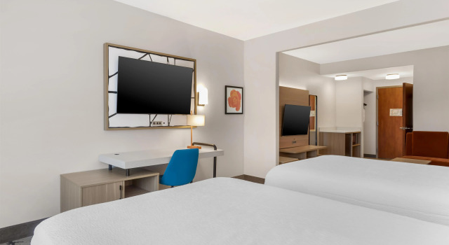 Четырёхместный люкс Best Western Plus Rose City Conference Center Inn