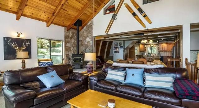 Hart Lake House - Amazing Location 500 Feet to Marina Beach and Pet Friendly! by Yosemite Region Resorts