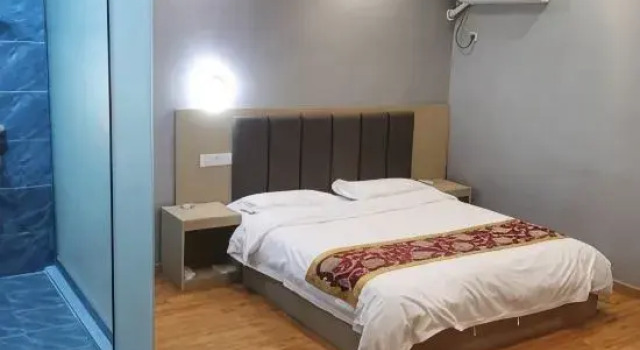 Люкс Deluxe Huaiyuan Happy Holiday Hotel