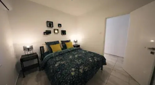 Banlieue 29 - 2 Bedroom flat in Paphos, Rezerwuj Hotel Pafos Pafos, w pobliżu Markideio Theatre
