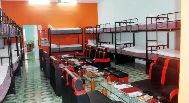 Кровать в общем номере Phong Nha Backpacker Hostel