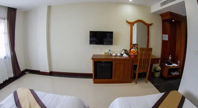 Kampong Thom Village Hotel, Prenota Hotel Stueng Saen 