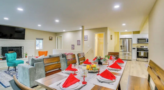 Коттедж 4 Mi to Lake Arrowhead: Cabin w/ Grill & Deck!