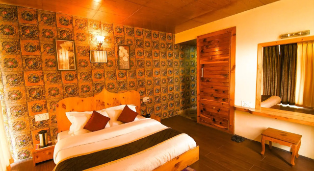 Naina Resort and Cottages, Забронировать Курортный отель Отели Манали с парковкой, Парковка