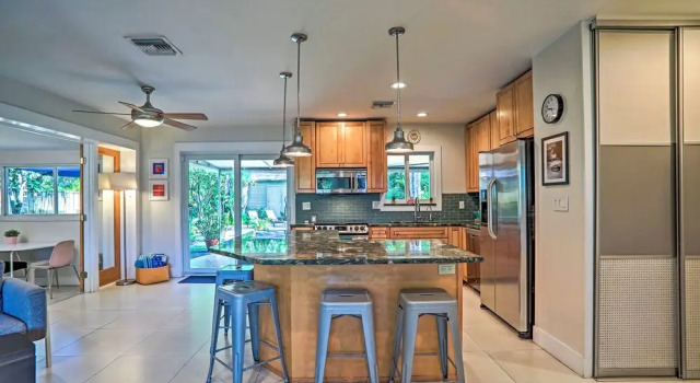 Коттедж Oakland Park Vacation Rental w/ Private Pool!