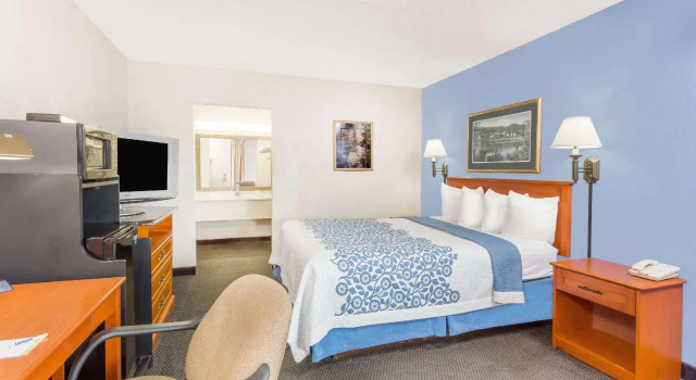 Двухместный номер Standard Days Inn by Wyndham Cedar Falls- University Plaza