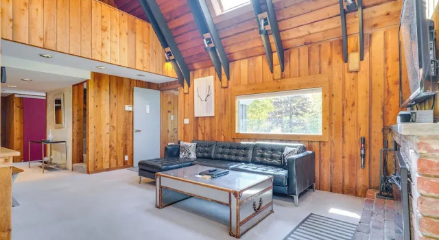 Stratton Shuttle Access! Vermont Mountain Hideaway, 预订 度假屋 温霍尔 美利坚合众国-美利堅合眾國