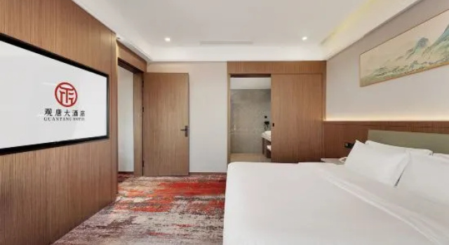 Двухместный люкс Xichang Guantang Hotel (Qionghai 17 Degrees Tang Garden Branch)