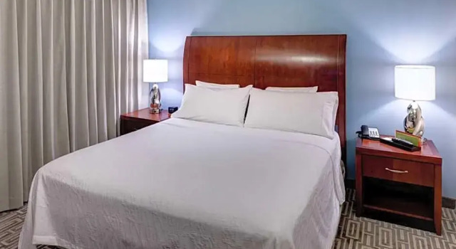 Двухместный полулюкс with Roll In Shower Mobility/Hearing Access Hilton Garden Inn Denver/Cherry Creek