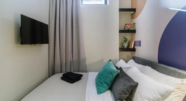 Студия Colorbox - by Loginn Tel-Avivian hotels