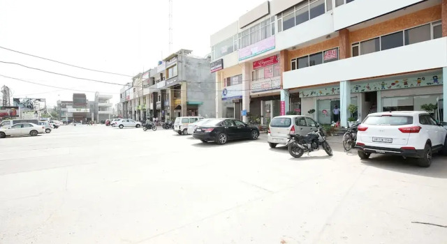 Hotel Rooftop By OYO Rooms, Rezerwuj Hotel Panchkula Delhi